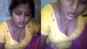 Beautiful girl with milky chapathi cleavage enjoys a steamy show