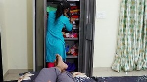 Indian bhabhi with big tits fucks trainer