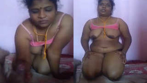 Amateur Desi Bhabhi Gives a Sensual Blowjob