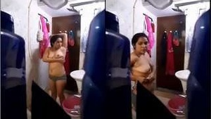 Exclusive video of a bhabhis sensual bathing session