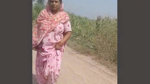 Punjabi beauty Randy gets pounded in the fields