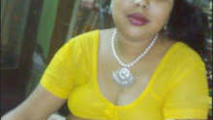 Bengali milk tanker Kolkata Boudi Mostrando