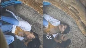 Desis Lovers in the Park: A Romantic Encounter