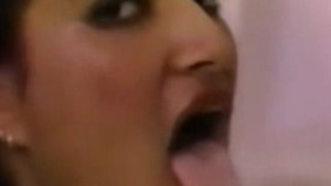 Horny Girlfriend Gives Her Boyfriend a MMS Surprise