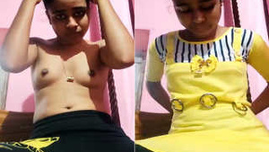 Amateur Indian Desi Girl Shows Off Her Boobs on Camera