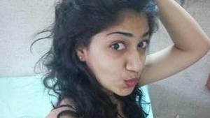 Cute Desi girl sucks and fucks her boyfriend in this steamy video