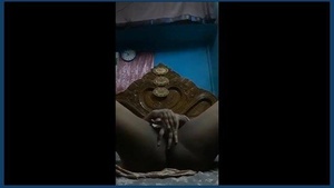 Desi amateur girl fingering her pussy