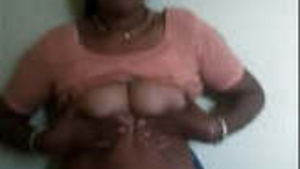 Telugu maid showing her pussy tits