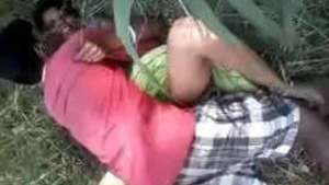 Desi couple gets caught fucking outdoors