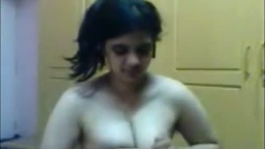 Amateur girl seduces her boyfriend with a naughty video