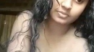 Dedilhado Girl Village