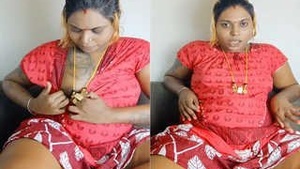 Amateur Tamil Bhabhi Shows Off Her Big Tits