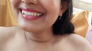 Doodhwali bhabhi flaunts her big breasts in live show