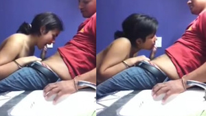 Desi teen girl gives an incredible blowjob to her lucky boyfriend