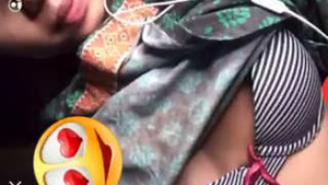 Beautiful Beautiful Girl Showing In VideoCall