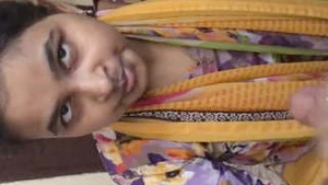 Desi Tamil pretty lez menina giving boquete