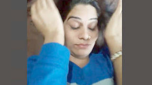 Hairy pussy of a desi aunt gets stretched to the limit