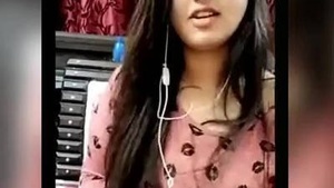 Desi cute college girl webcam show boobs on cam