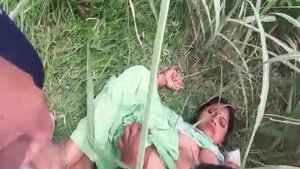 Desi slut gets her pussy pounded outdoors by guys on webcam