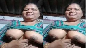 Horny Punjabi Bhabhi Masturbation