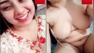 Sexy Paki Girl Showing Boobs and Pussy
