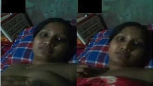 Horny Desi Bhabhi Shows Boobs Pussy