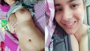 Super Hot Look Desi indian Girl Showing Boobs Pussy