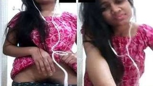 Sexy Desi indian Girl Showing her pussy Video Call