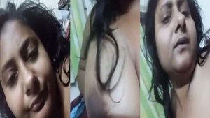 Busty Bengali wife boob show MMS video