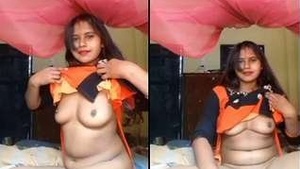 Sexy Desi Bhabhi Showing her big Boobs Pussy