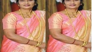 Desi Bhabhi Bathing