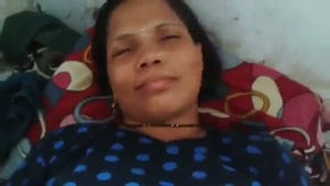 Tamil sex video of a mature aunty satisfying her young neighbour