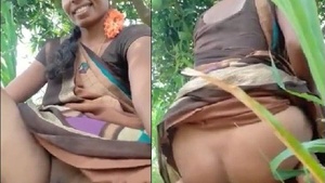 Telugu wife showing her ass and pussy outdoors