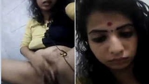 Mallu Girl Shows her Boobs Pussy