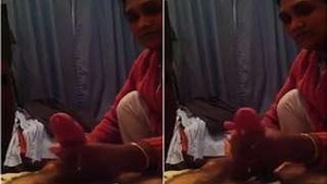 Desi Bhabhi Gives Nice Handjob