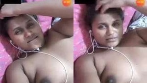 Sexy Bhabhi Showing Boobs on Video Call