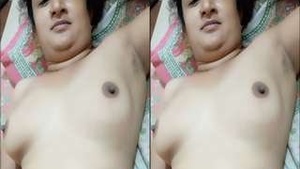 Desi Bhabhi Bathing