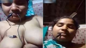 Desi Bhabhi Showing Her Boobs to Lover Video Call