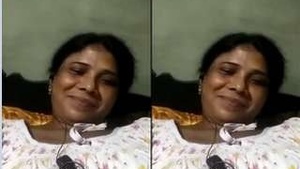 Desi Bahbhi Showing Pussy On Video Call