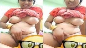 Sexy Bhabhi Showing her Boobs Pussy Video Call