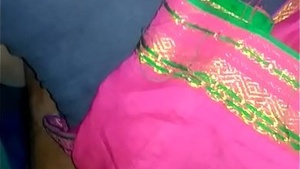 Soti hui bhabhi ko pichhe se chudai ki