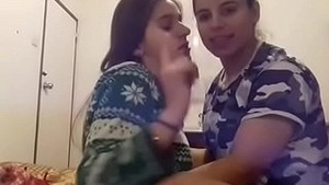 Tempo lesbian in hand India