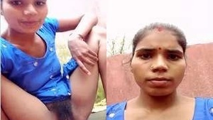 Desi Bhabhi Record her Fingerring Clip For Lover