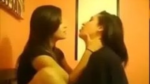 Desi Indian college lesbian teen girls MMS