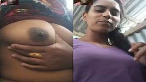 Desi Girl Showing Boobs to Lover On Video Call