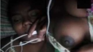 Tamil Bhabhi Showing boobs and Pussy To Hubby On Video Call