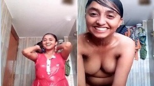 Exclusive Sexy solo Girl bathing On video Cal
