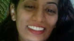 Sexy desi gf showing breasts on video call