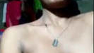 Desi Bhabhi Gravar Seu Nude Selfie