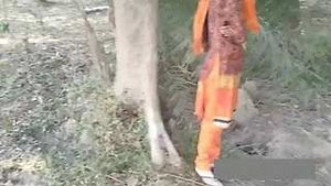 Desi local randi Fucking in the park outdoors
